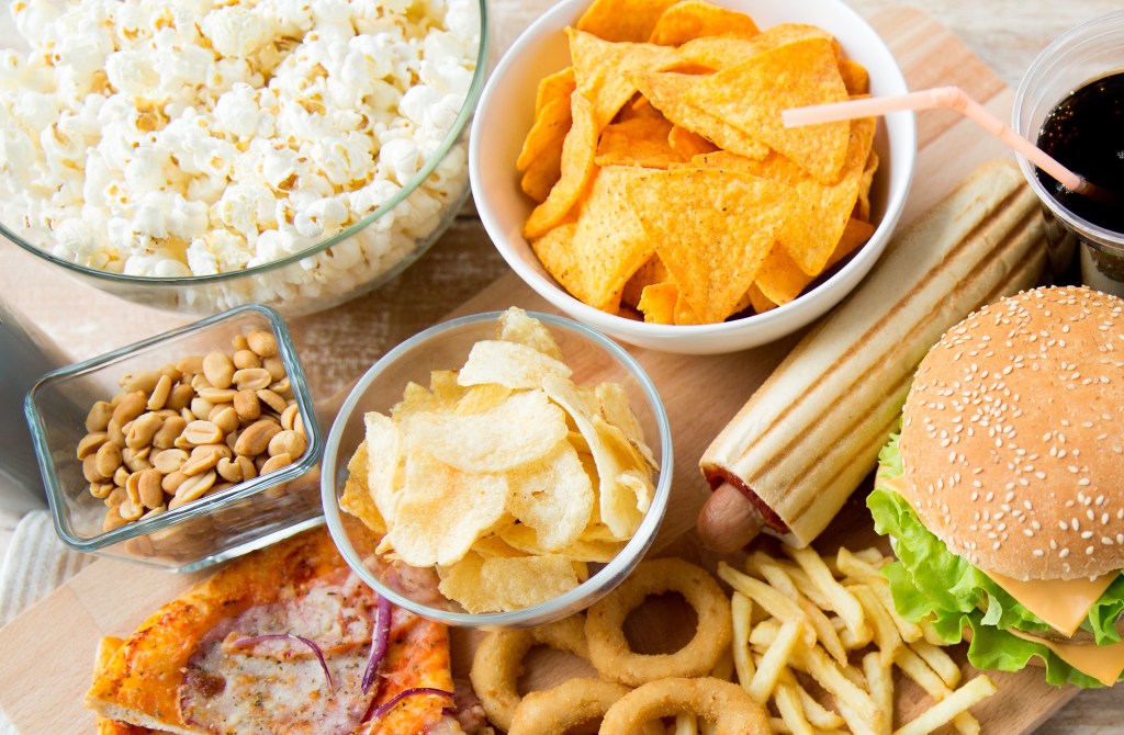 Los carbohidratos promueven la producción de la capa bacteriana.
