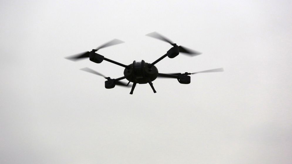 Las regulaciones del FAA requieren que los aparatos sean volados a más de 400 pies en el aire.