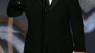 Eugenio Caballero, en 2007, justo tras recibir el Oscar por 'Pan's Labyrinth'.
