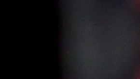 Ronda Rousey lastima a Bethe Correia contra la jaula. Instantes después la noqueó.