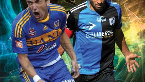 Los atacantes Héctor Mancilla (izq.) y Carlos Bueno  son las cartas de gol de Gallos Blancos y Tigres para el encuentro de hoy.