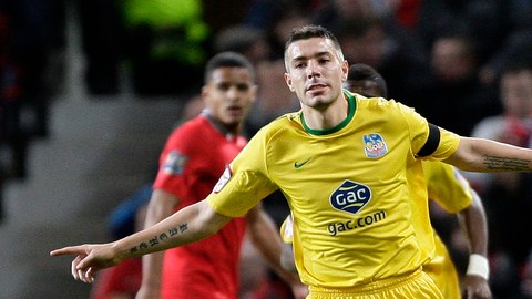 Darren Ambrose, del Crystal Palace,  celebra el gol que anotó ante el Manchester United en el partido de ayer en la Carling Cup.