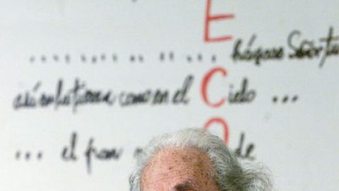 Reconocen toda una vida dedicada a la poesía.