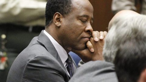 Murray muestra su pesar tras escuchar que pasará cuatro años en prisión, aunque aseguran que serán muchos menos.