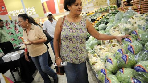 Familias hispanas han encontrado sus productos dentro de estos supermercados y eso ha generado su crecimiento.