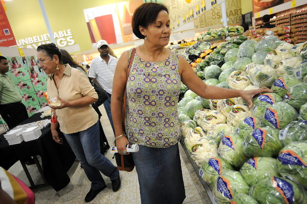 Familias hispanas han encontrado sus productos dentro de estos supermercados y eso ha generado su crecimiento.