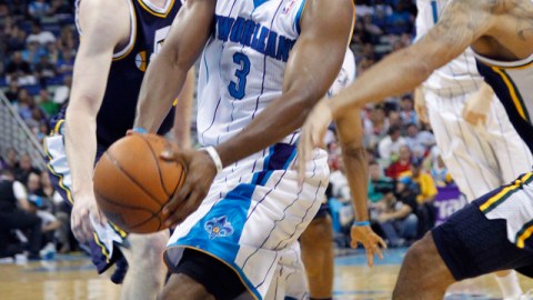 Chris Paul (3) llegaría a Lakers a cambio de Pau Gasol y Lamar Odom.