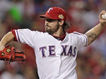 CJ Wilson, el mejor lanzador disponible en el mercado libre, llega a los Angels por cinco años y 77 millones de dólares.