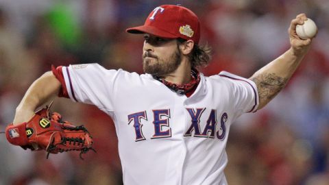 CJ Wilson, el mejor lanzador disponible en el mercado libre, llega a los Angels por cinco años y 77 millones de dólares.