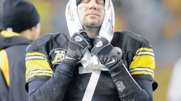Ben Roethlisberger, quarterback de Pittsburgh, se recupera de una lesión en el tobillo y está en duda en juego contra los 49ers.