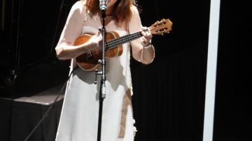 Natalia Lafourcade durante su actuación el viernes en el Auditorio Nacional.