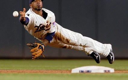Minnesota, en cambio, le ofreció contrato al jugador quisqueyano de cuadro Alexi Casilla.