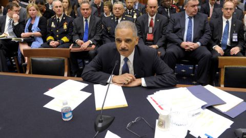 El fiscal general Eric Holder se encuentra en la mira  republicana, que busca a como de lugar su salida, tras el fiasco de 'Rapido y Furioso'.