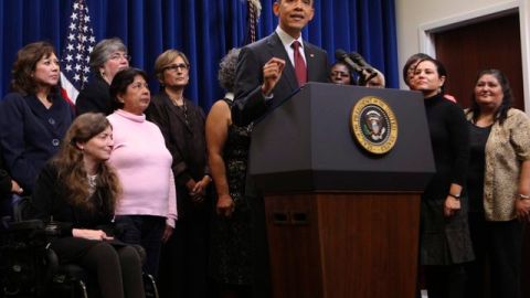 Barack Obama al oficializar las nuevas reglas salariales.
