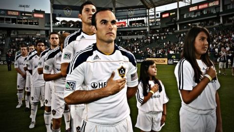 Landon Donovan jugará de nuevo con el Everton, equipo en el que vivió una buena experiencia en el 2010.