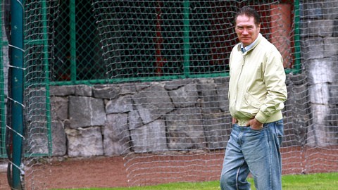 El director deportivo de Cruz Azul, Alberto Quintano, siente indignación por las sospechas en su contra