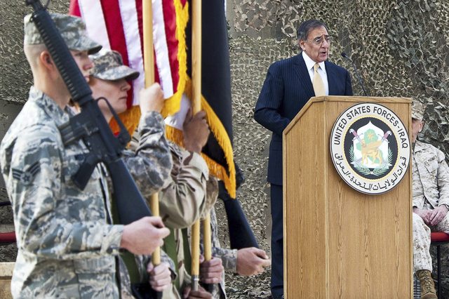 El secretario de Defensa de EEUU, Leon Panetta, habla sobre el fin de la operación,  en Bagdad.