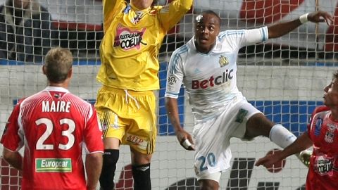 Guillermo Ochoa fue titular ayer en la victoria del Ajaccio.