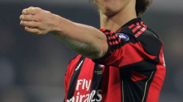 Zlatan Ibrahimovic, atacante del Milan, es seguro ante Cagliari.
