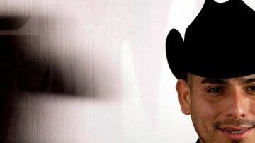 Espinoza Paz desmintió el lunes una relación personal con Lucero.