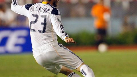 David Beckham aún no firma con el PSG y ya lo cuestionan.