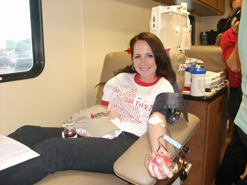 Los bancos de sangre piden donaciones durante los días festivos.