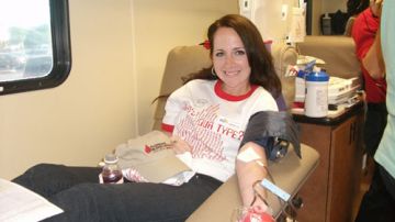 Los bancos de sangre piden donaciones durante los días festivos.