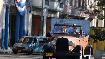 Los cubanos esperan la Nochebuena con diversas reacciones ante la noticia de indultos a  presos y la esperanza de cambios migratorios.