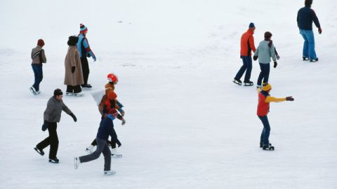 La pista de hielo permanecerá abierta hasta mediados de enero