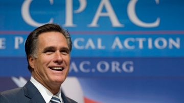 Muchos republicanos conservadores  desconfían de Romney debido a sus posiciones previas sobre el aborto y el matrimonio gay.