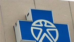 La aseguradora supuestamente dejó sin cobertura a pacientes enfermos, en más de mil casos.