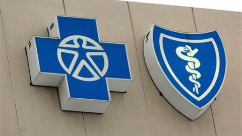 La aseguradora supuestamente dejó sin cobertura a pacientes enfermos, en más de mil casos.