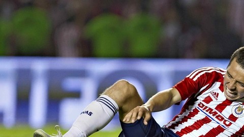 Parecía el año del 'Cubo' Torres, pero en el Clausura bajó de juego, y aunque mejoró en el Apertura, no pudo ayudar a las Chivas.