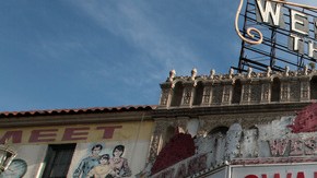 El fallo de la Corte pone en peligro varios proyectos, como la rehabilitación del teatro Westlake, cerca del parque MacArthur.