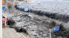 Foto del tsunami ocurrido tras el terremoto de Japón en marzo pasado.