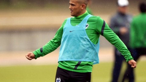 Humberto Suazo pretende jugar la Copa Libertadores de América con el Boca Juniors, por eso insiste en dejar al Monterrey.