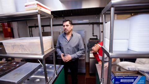 Modesto Ramírez, dueño de Tacos Tulcingo en Jackson Heights, hizo el papeleo para el funcionamiento de su local antes de lo esperado.