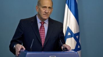El ex líder israelí ya está siendo enjuiciado bajo otros cargos por haber  aceptado fondos ilícitos.
