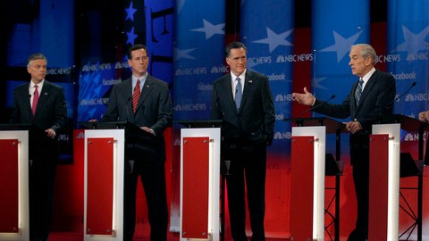 Huntsman, Santorum, Romney, Paul, Gingrich y Perry en Concord, New Hampshire.