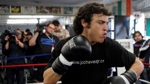 JC. Chávez Jr. le rehúye a Sergio 'Maravilla' Martínez.