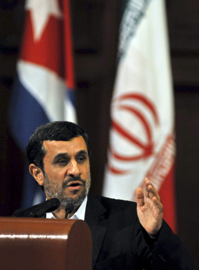 El presidente de Irán, Mahmud Ahmadineyad, hablaba ayer, en una conferencia en el Aula Magna de la Universidad de La Habana, Cuba.