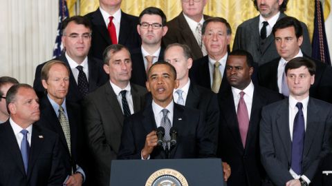 Obama participó en un encuentro con ejecutivos para abordar vías que fomenten la creación de empleo en suelo estadounidense.