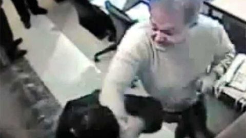 El empresario golpeó al valet parking del edificio donde reside.