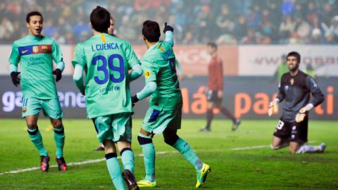 Alexis Alejandro (segundo de la der.) celebra con sus compañeros la anotación del empate sobre Osasuna, ayer, en el Estadio Reyno de Navarra.
