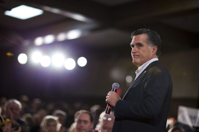 Las creencias religiosas de Romney no convencen al grupo evangélico.
