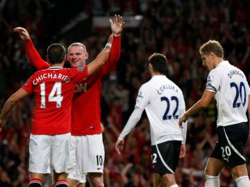 Se espera que el delantero mexicano del Manchester United, Javier Hernández,  haga pareja con Rooney en el juego de hoy ante el Bolton.