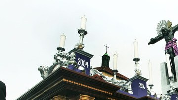 La réplica angelina del Cristo Negro, conocida como "Cristo Mojado", despierta gran devoción entre guatemaltecos y personas de otras nacionalidades.