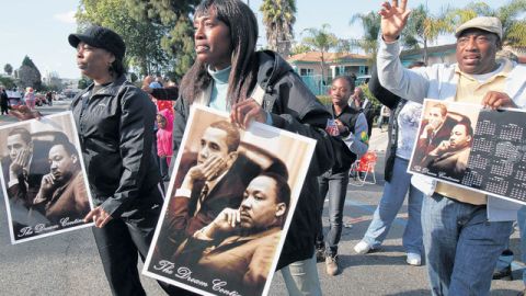Este año el tema del desfile  para conmemorar el aniversario del Dr. Martin Luther King fue 'El Sueño Continúa para Vivir y Crecer'.