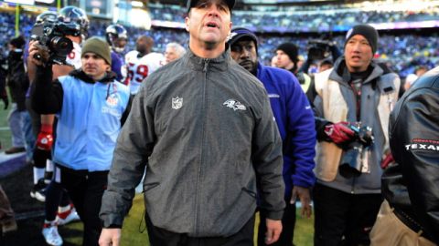 John Harbaugh tiene un duro desafío an- te los Patriotas de Nueva Inglaterra.