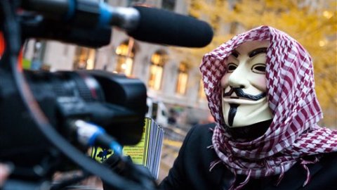 Los datos filtrados por Anonymous muestran las diversas direcciones donde reside Robert Muller, así como las de su esposa e hijas, junto a las direcciones de correo electrónico de la familia y los números de teléfono.